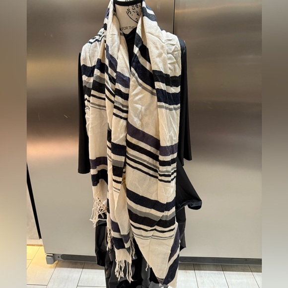 Accessories - Striped Cream and Black Scarf